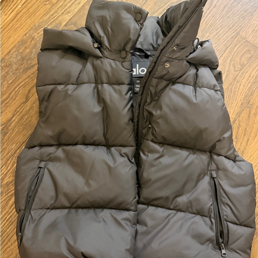 Gold Rush Puffer Vest - Black